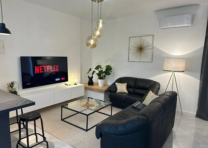 Iris Apartment